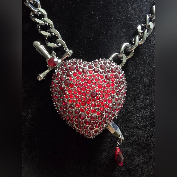Betsey Johnson Heart Dagger Pendant Necklace! NWT! - Picture 11 of 16